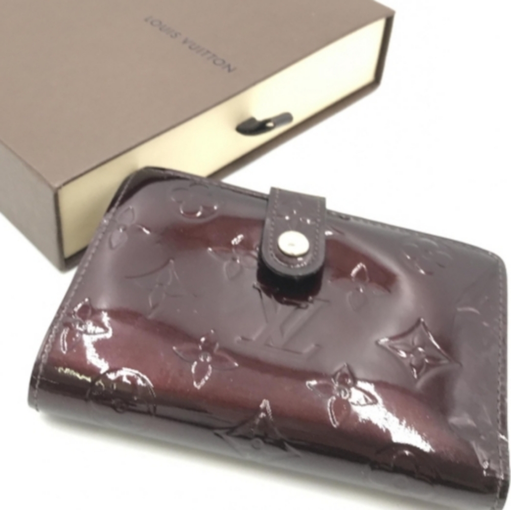 LV Vernis Kisslock Wallet w/COA (online)